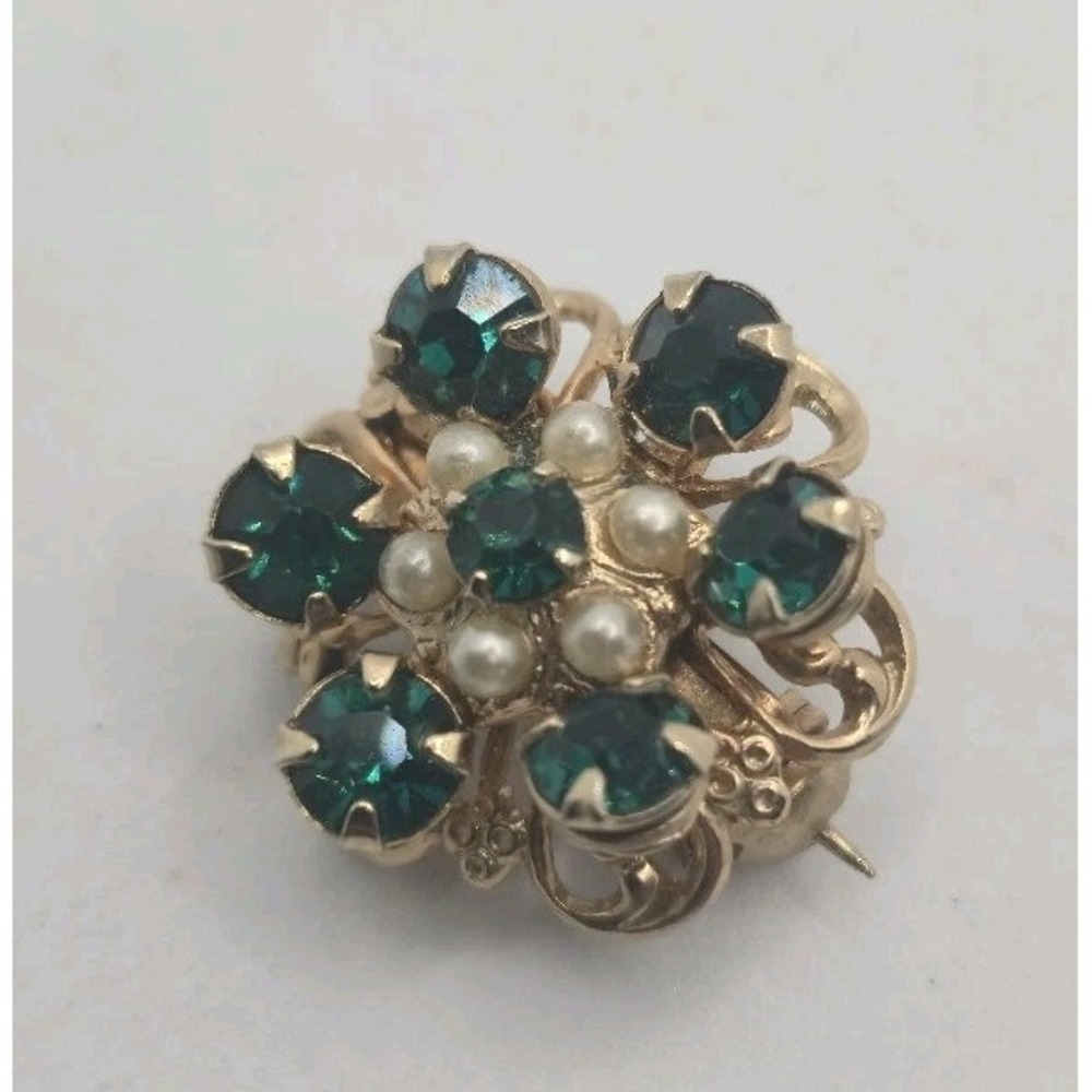 Coro Vintage Emerald Green Rhinestone Faux Pearl Floral Brooch Gold Tone 7/8"